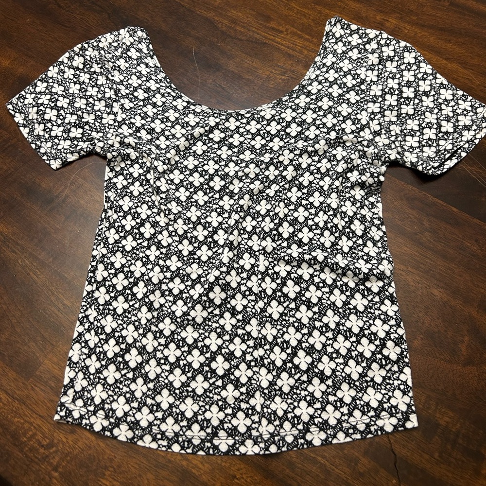 Black and White Patterned Women's Top